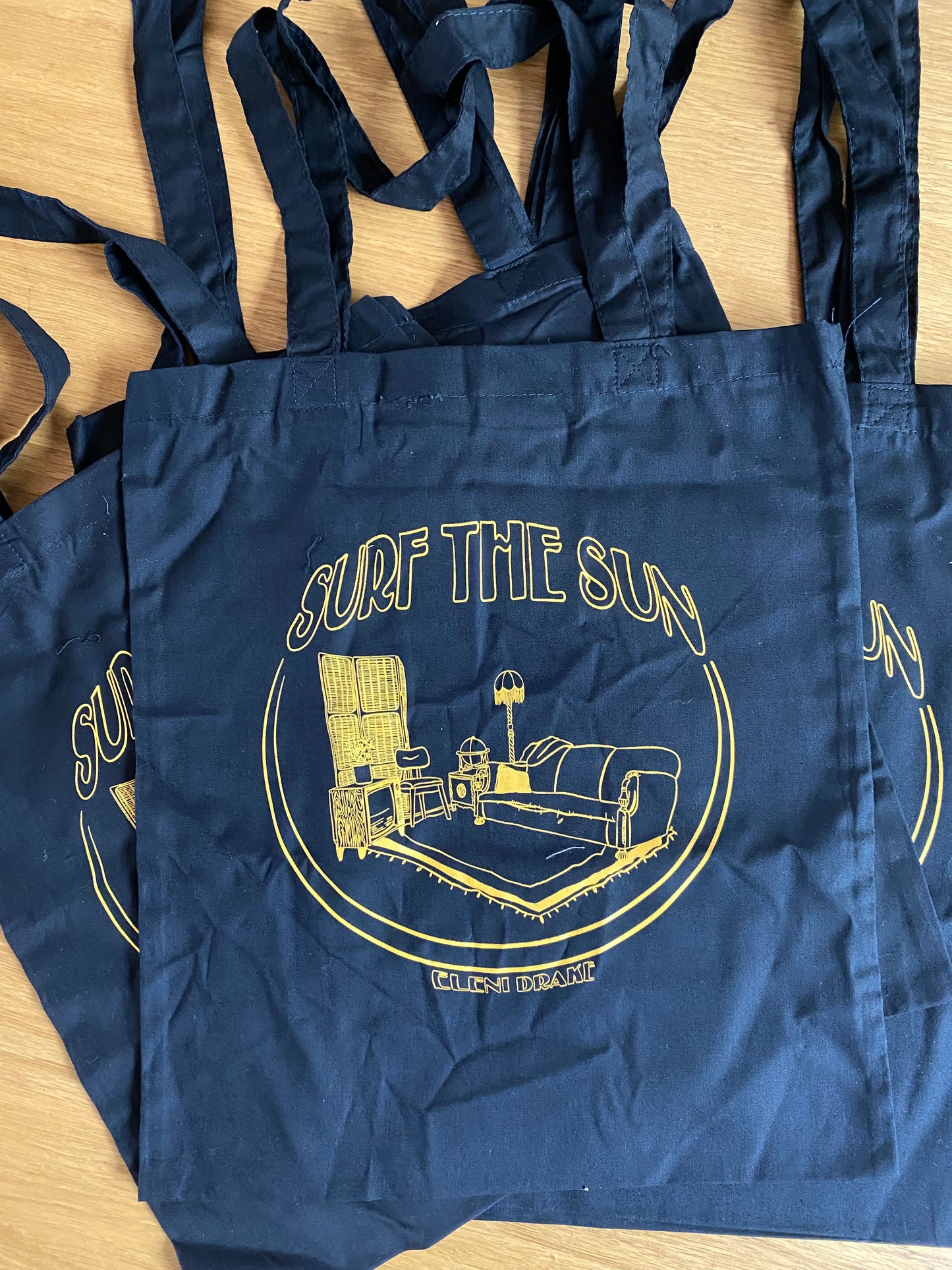 Surf The Sun Tote Bag (black)